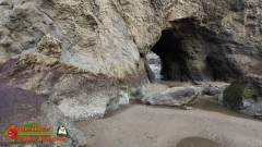 Bandon-OR-Beaches-Sea-Stacks-Caves-Wizards-Hat-Pocket3-01-20-2024_000711_15