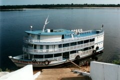Rio_Negro_Barcelos_Brazil_River_Boat