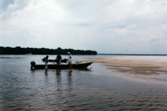 Rio_Negro_Guide_Boat_Beach_Lunch_Peacock_Nexus_Distant